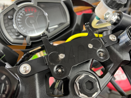 AiM Solo 2 & Solo 2 DL AKRF Mount Kit for Kawasaki Ninja 400